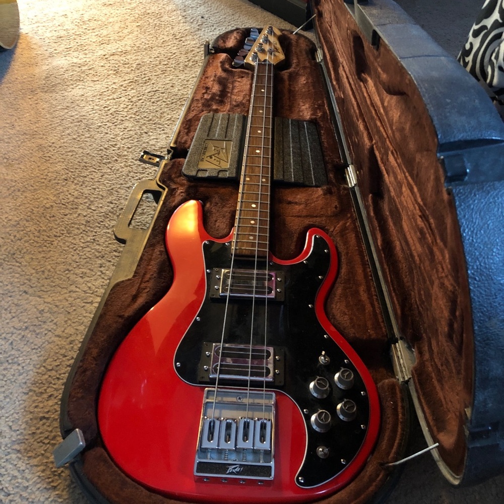 Peavey T 40 Bass Guitar